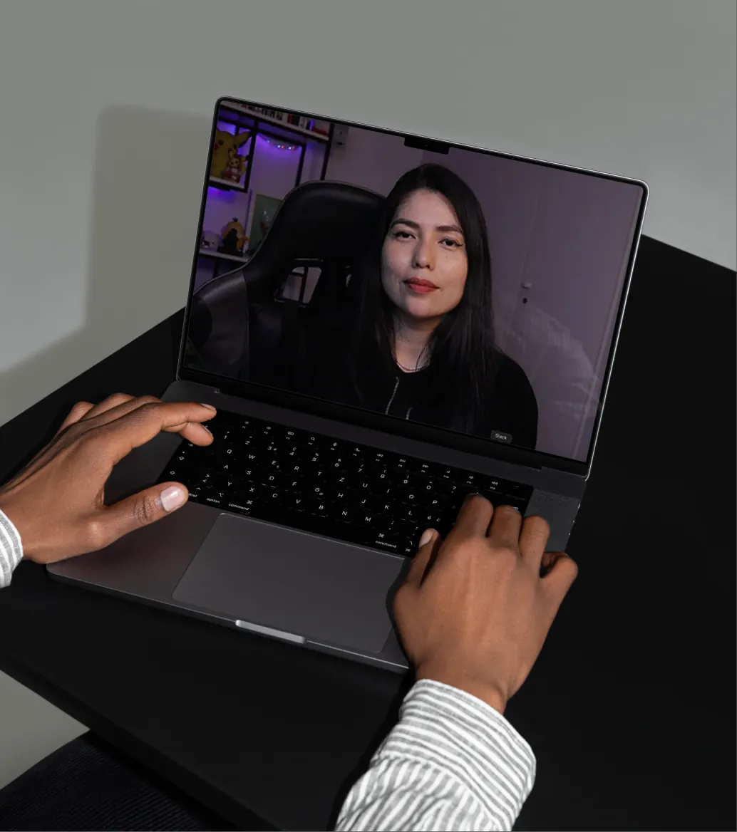 Laptop com videochamada de consultoria